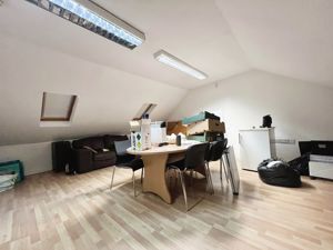 TOP FLOOR OFFICE- click for photo gallery